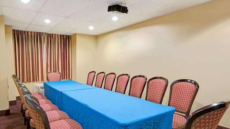 Microtel Inn & Suites by Wyndham Raleigh Meeting