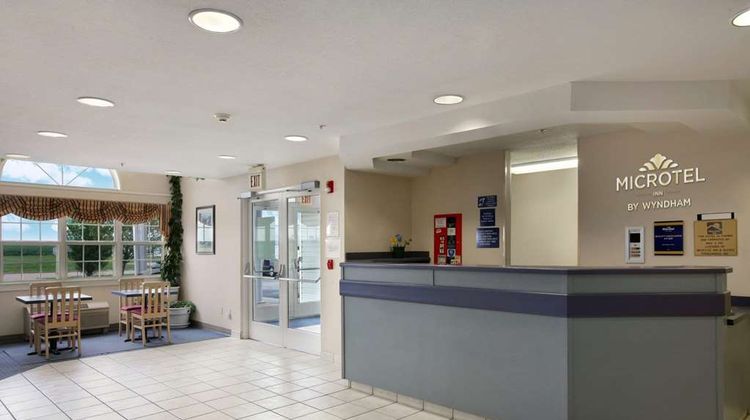 Microtel Inn by Wyndham Champaign Lobby