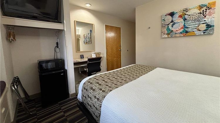 Microtel Inn by Wyndham Champaign Room