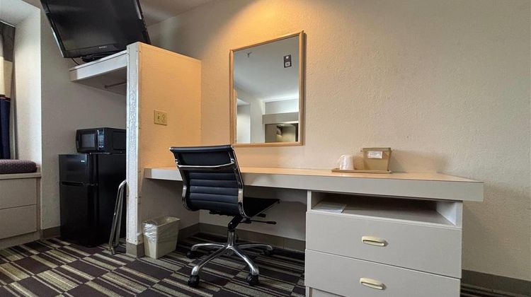 Microtel Inn by Wyndham Champaign Room