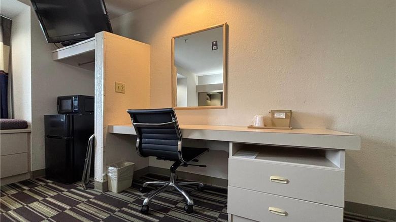 <b>Microtel Inn by Wyndham Champaign Room</b>. Images powered by <a href="https://iceportal.shijigroup.com/" title="IcePortal" target="_blank">IcePortal</a>.