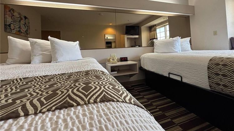 Microtel Inn by Wyndham Champaign Room
