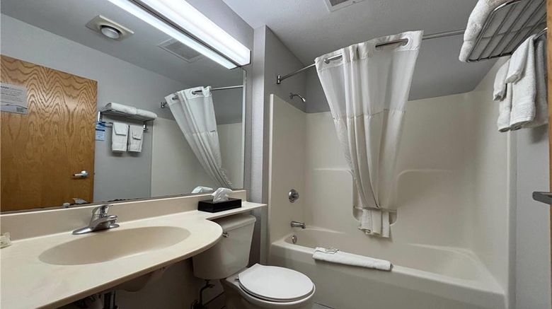 <b>Microtel Inn by Wyndham Champaign Room</b>. Images powered by <a href="https://iceportal.shijigroup.com/" title="IcePortal" target="_blank">IcePortal</a>.