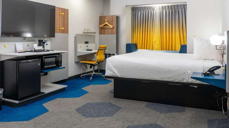 Microtel Inn & Suites Pigeon Forge Suite
