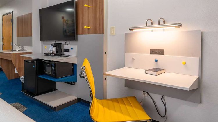 Microtel Inn & Suites Pigeon Forge Suite