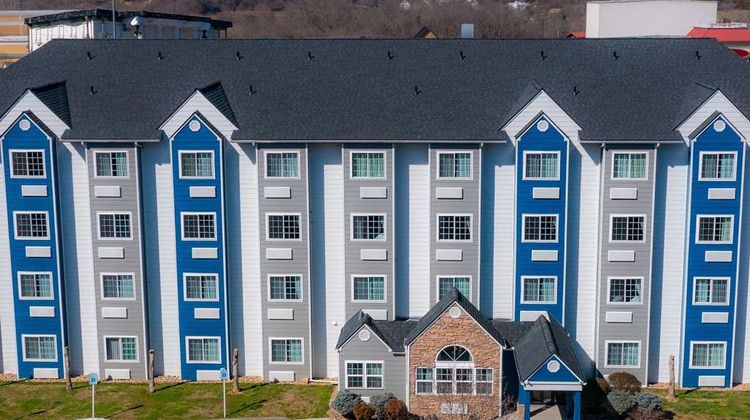 Microtel Inn & Suites Pigeon Forge Exterior