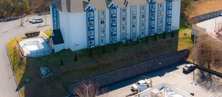 Microtel Inn & Suites Pigeon Forge Exterior