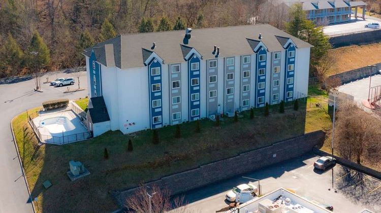 Microtel Inn & Suites Pigeon Forge Exterior