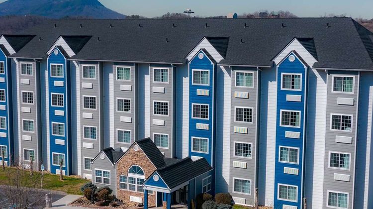 Microtel Inn & Suites Pigeon Forge Exterior