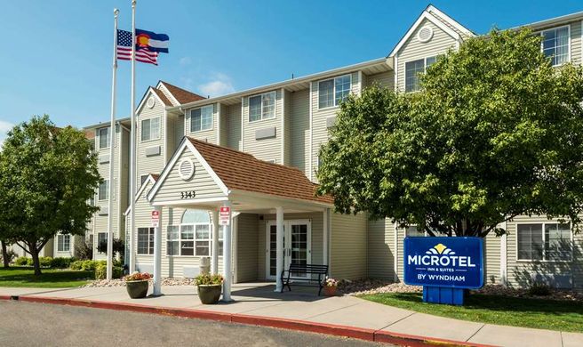 Microtel Inn & Suites by Wyndham Pueblo Exterior