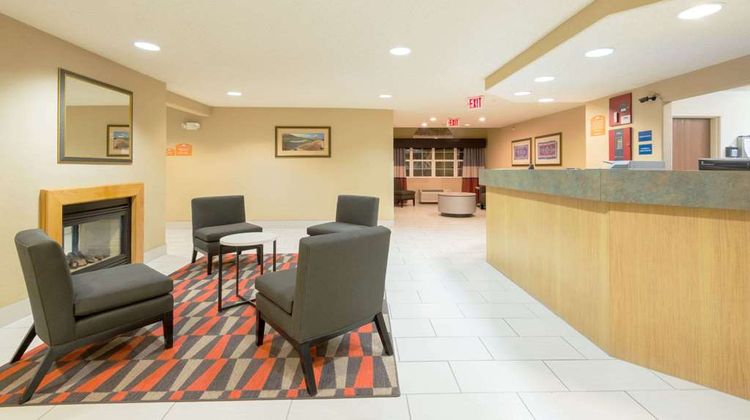 Microtel Inn & Suites by Wyndham Pueblo Lobby