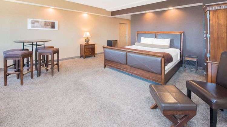Microtel Inn & Suites by Wyndham Quincy Room