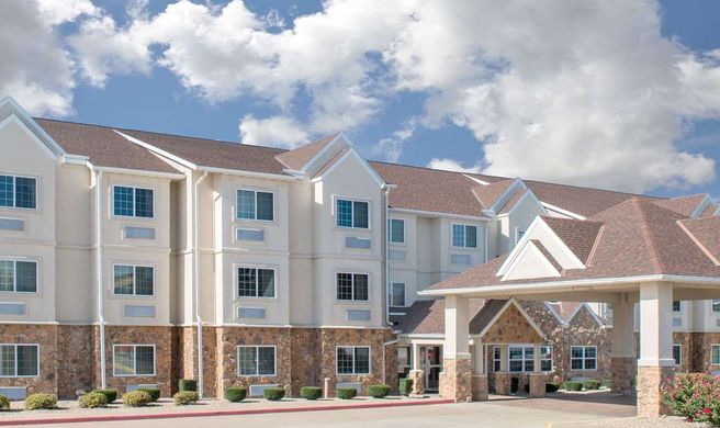 Microtel Inn & Suites by Wyndham Quincy Exterior