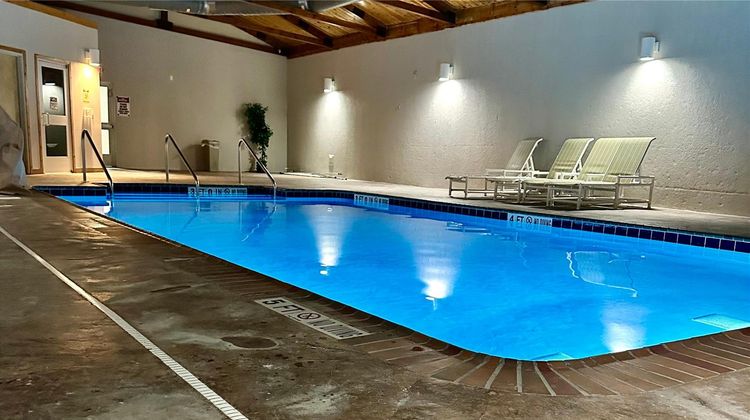 Microtel Inn & Suites by Wyndham Quincy Pool