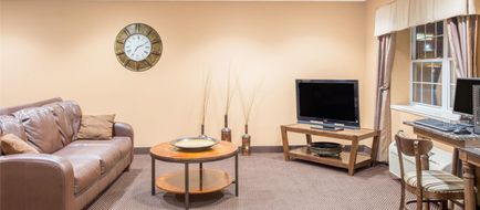 Microtel Inn & Suites by Wyndham Quincy Lobby