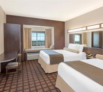 Microtel Inn & Suites by Wyndham Quincy Room