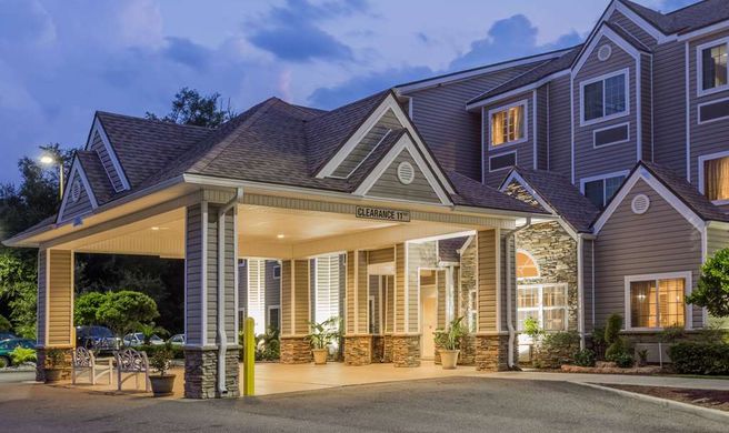 Microtel Inn & Suites JAX Airport Exterior