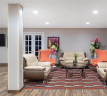 Microtel Inn & Suites Lobby