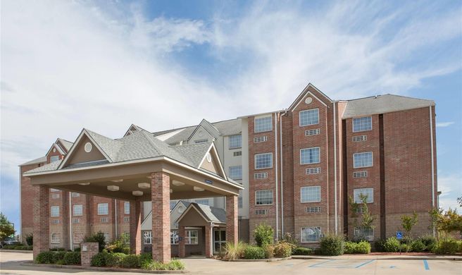 Microtel Inn & Suites Hattiesburg Exterior