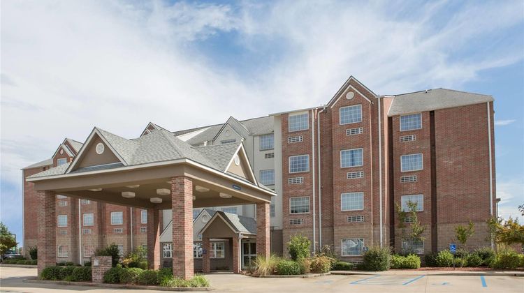 Microtel Inn & Suites Hattiesburg Exterior