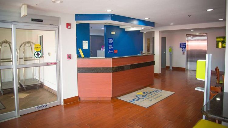 Microtel Inn & Suites Daphne/Mobile Lobby