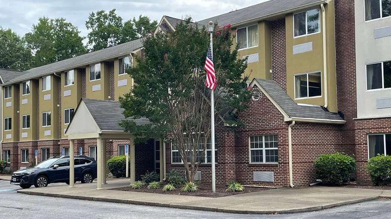<b>Microtel Inn & Suites,Newport News Arpt Exterior</b>. Images powered by <a href="https://iceportal.shijigroup.com/" title="IcePortal" target="_blank">IcePortal</a>.
