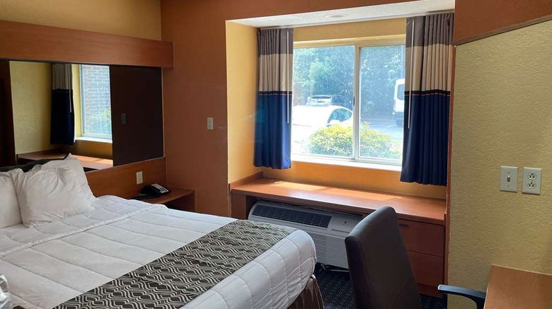 <b>Microtel Inn & Suites,Newport News Arpt Room</b>. Images powered by <a href="https://iceportal.shijigroup.com/" title="IcePortal" target="_blank">IcePortal</a>.