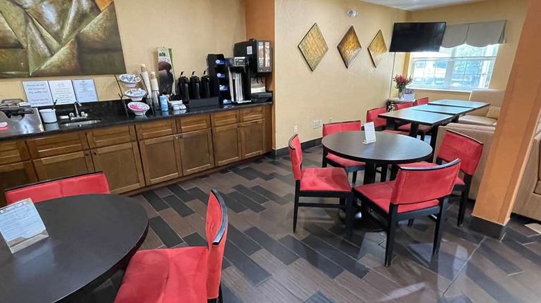 <b>Microtel Inn & Suites,Newport News Arpt Pool</b>. Images powered by <a href="https://iceportal.shijigroup.com/" title="IcePortal" target="_blank">IcePortal</a>.