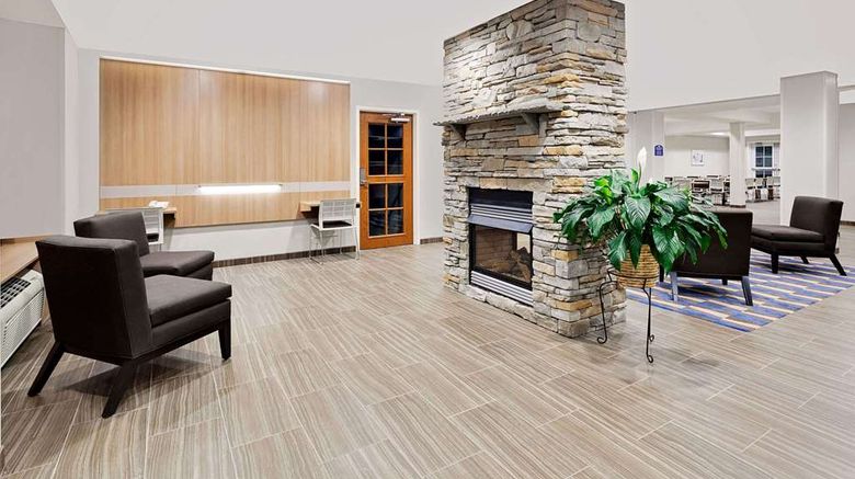 <b>Microtel Inn & Suites Middletown Lobby</b>. Images powered by <a href="https://iceportal.shijigroup.com/" title="IcePortal" target="_blank">IcePortal</a>.