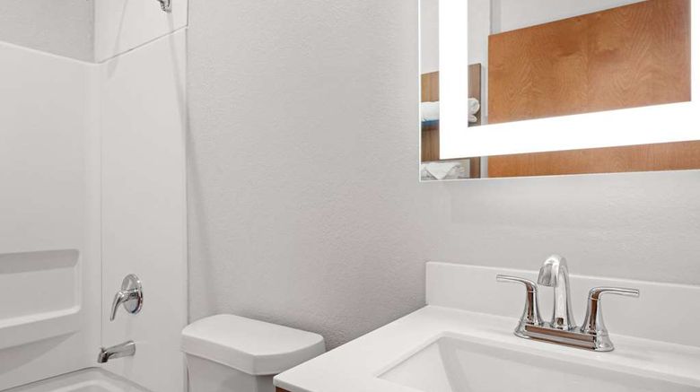 <b>Microtel Inn & Suites by Wyndham Houma Room</b>. Images powered by <a href="https://iceportal.shijigroup.com/" title="IcePortal" target="_blank">IcePortal</a>.