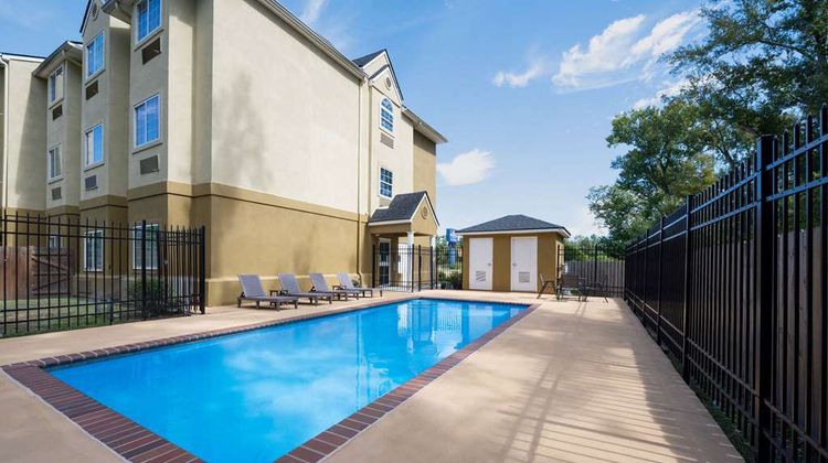 Microtel Inn & Suites by Wyndham Houma Pool