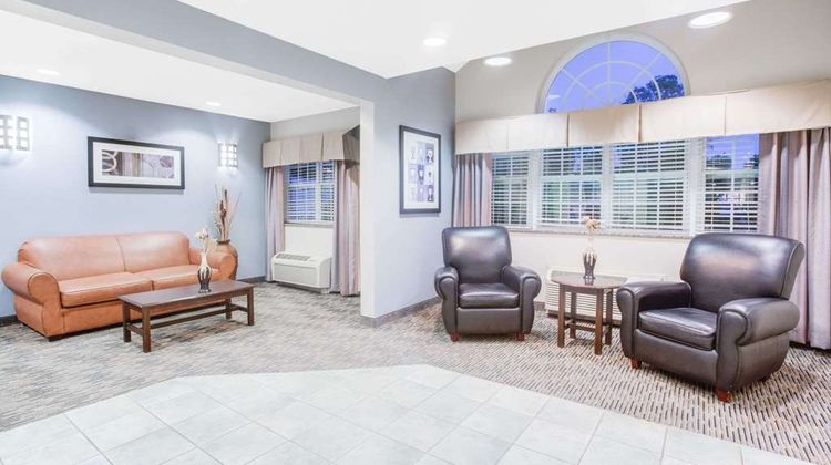 Microtel Inn & Suites by Wyndham Bath Lobby