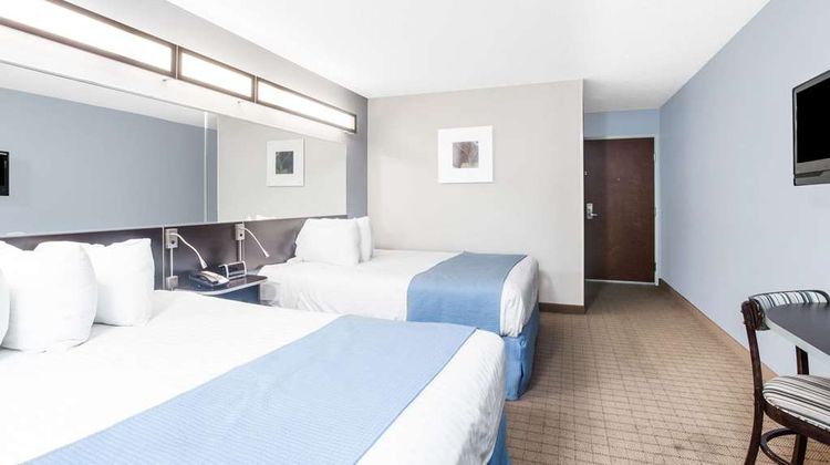 Microtel Inn & Suites by Wyndham Bath Room