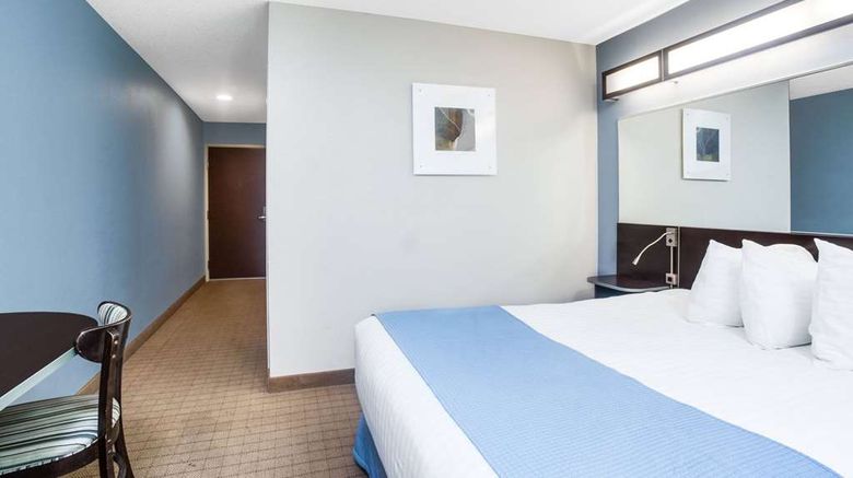 <b>Microtel Inn & Suites by Wyndham Bath Room</b>. Images powered by <a href="https://iceportal.shijigroup.com/" title="IcePortal" target="_blank">IcePortal</a>.