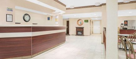 Microtel Inn & Suites by Wyndham Hamburg Lobby
