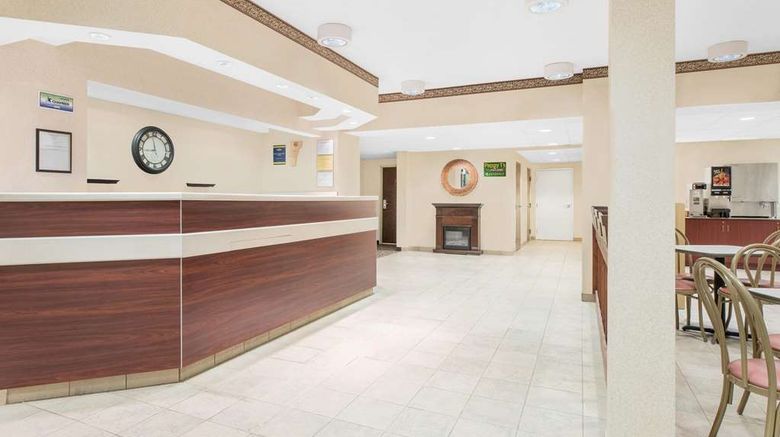<b>Microtel Inn & Suites by Wyndham Hamburg Lobby</b>. Images powered by <a href="https://iceportal.shijigroup.com/" title="IcePortal" target="_blank">IcePortal</a>.