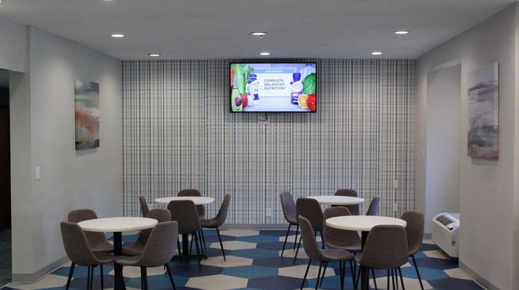 Microtel Inn & Suites Stockbridge Restaurant