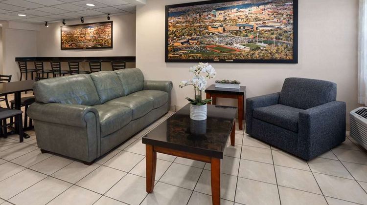 Microtel Inn & Suites Ann Arbor Lobby