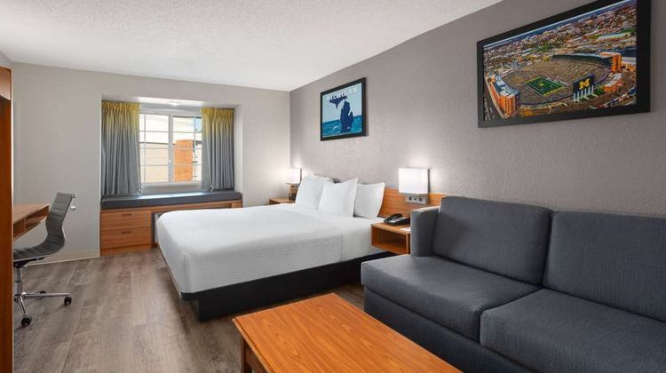 Microtel Inn & Suites Ann Arbor Suite