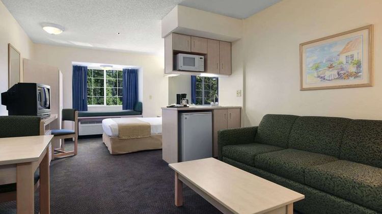 Microtel Inn & Suites Palm Coast Suite