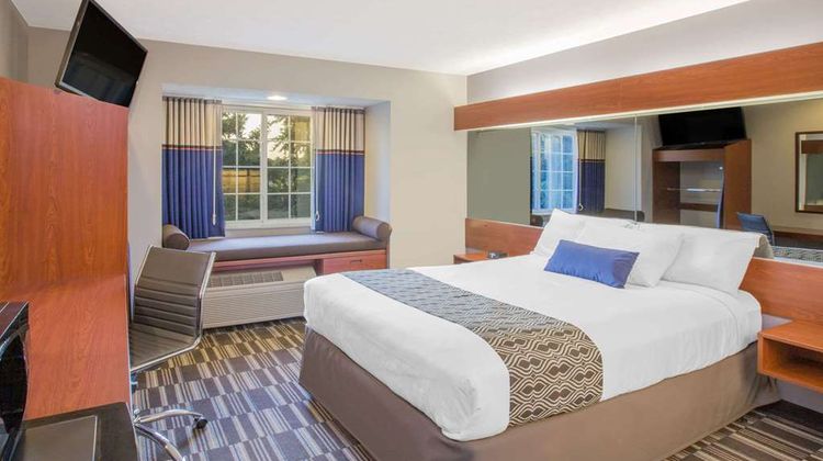 Microtel Inn & Suites Manistee Room