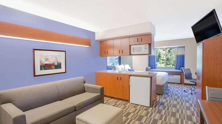 Microtel Inn & Suites Manistee Room
