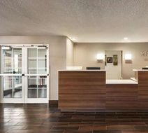 Microtel Inn & Suites by Wyndham Tifton Lobby