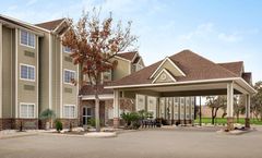 Super 8 by Wyndham San Antonio Airpo