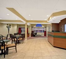 Microtel Inn & Suites Bushnell Lobby