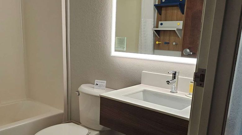 <b>Microtel Inn & Suites Bushnell Room</b>. Images powered by <a href="https://iceportal.shijigroup.com/" title="IcePortal" target="_blank">IcePortal</a>.