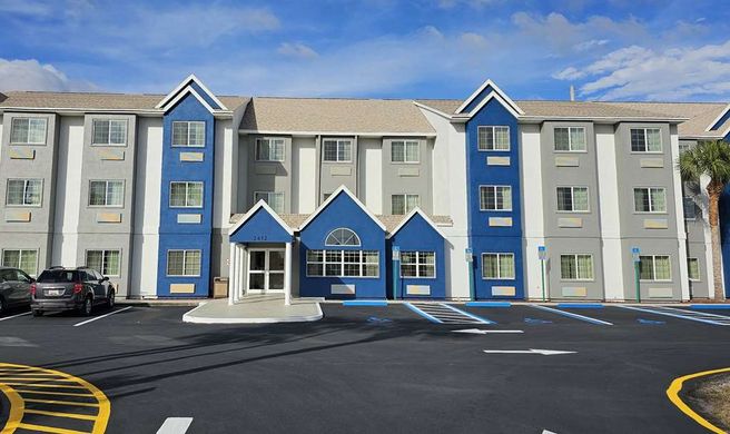 Microtel Inn & Suites Bushnell Exterior