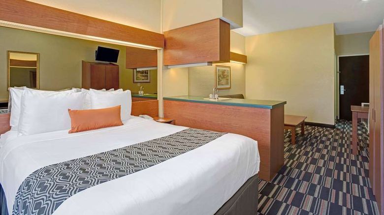 <b>Microtel Inn & Suites Bushnell Room</b>. Images powered by <a href="https://iceportal.shijigroup.com/" title="IcePortal" target="_blank">IcePortal</a>.