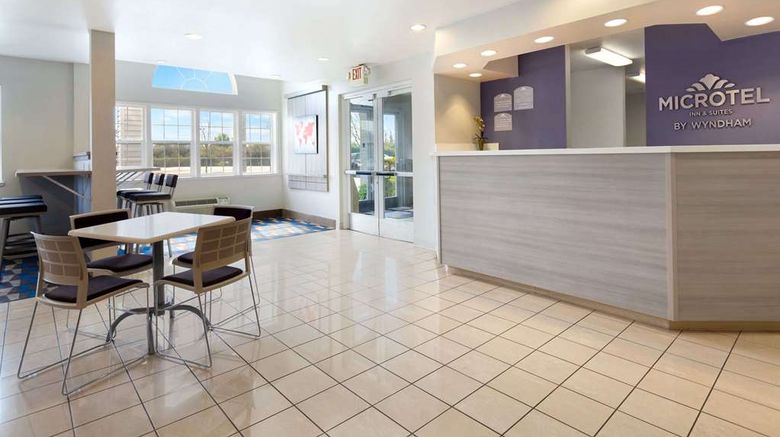 <b>Microtel Inn & Suites Modesto Ceres Lobby</b>. Images powered by <a href="https://iceportal.shijigroup.com/" title="IcePortal" target="_blank">IcePortal</a>.