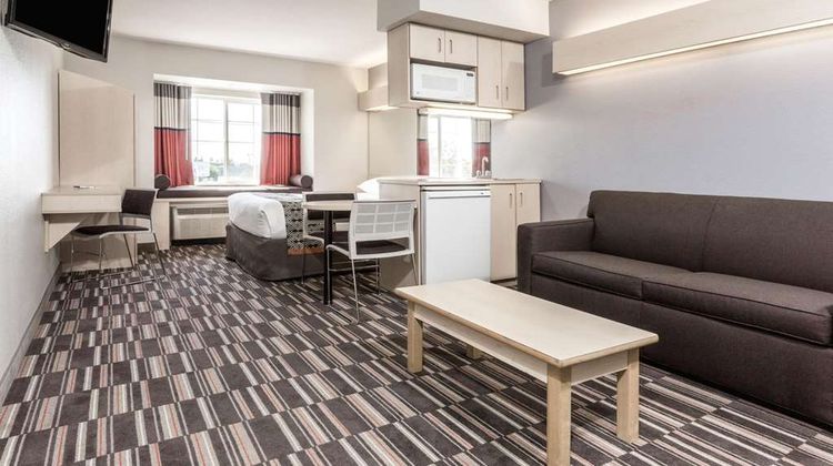 Microtel Inn & Suites Modesto Ceres Suite